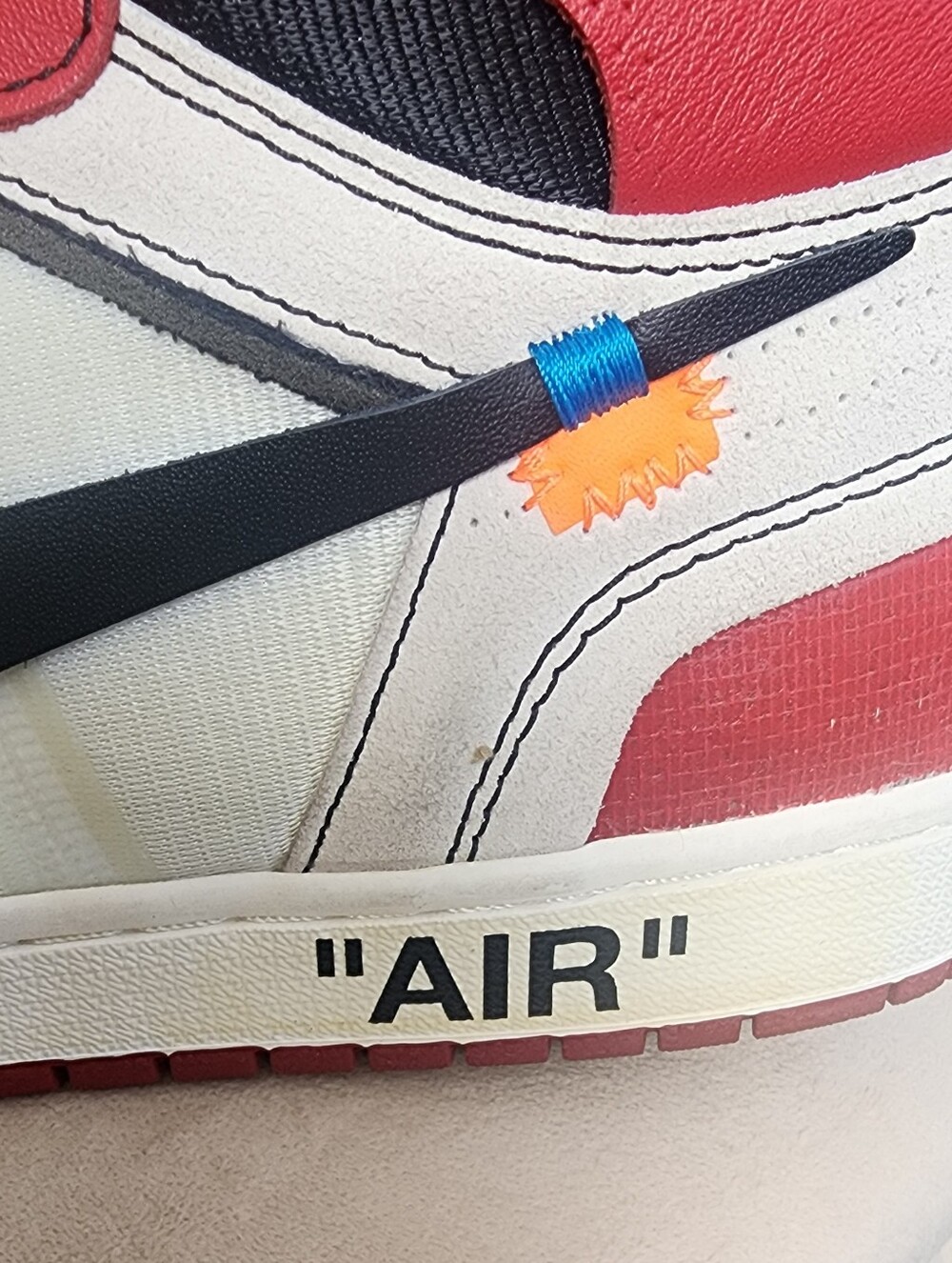 Size 11.5 - Jordan 1 Retro OG x Off-White High Chicago - Picture 8 of 13